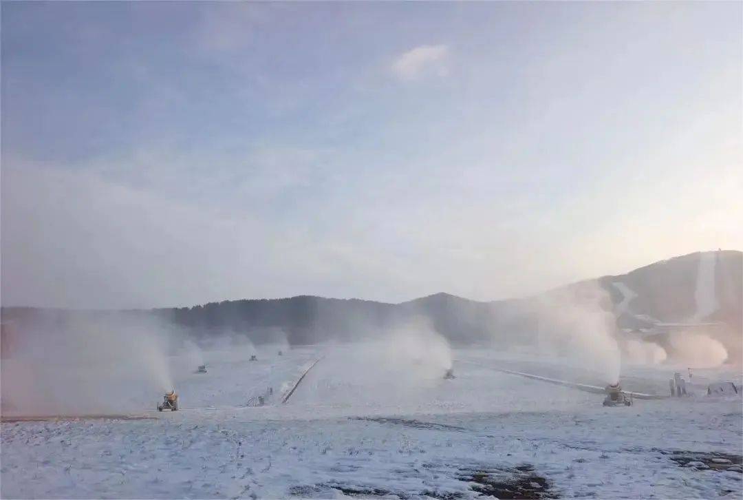 雪枪雪炮齐鸣!"十四冬"各赛区造雪忙_工作_滑雪场_进行