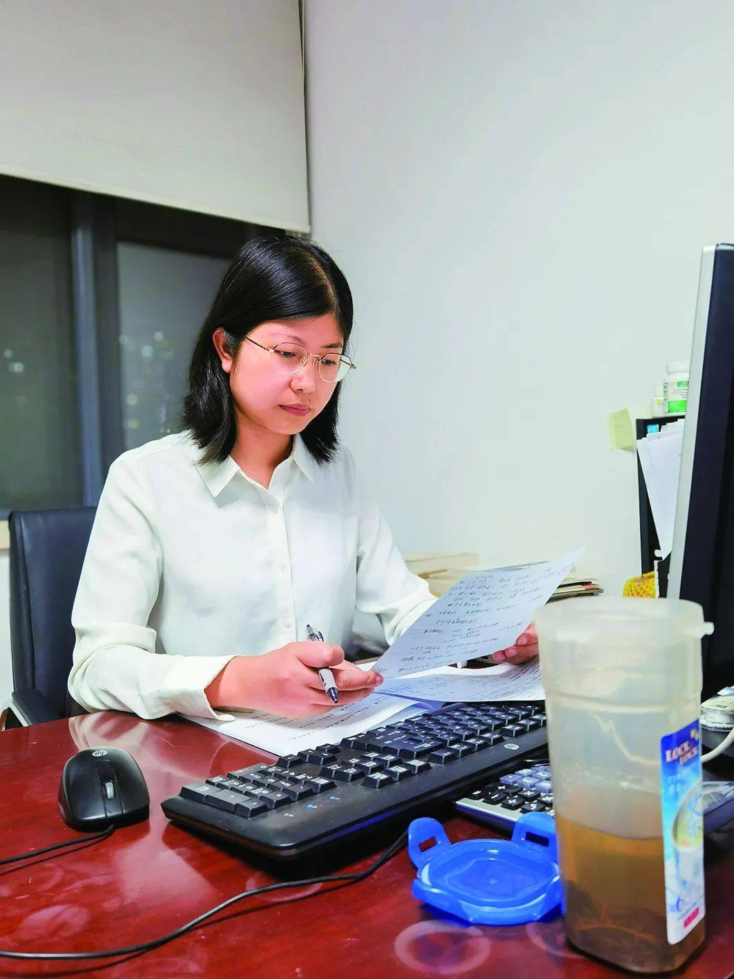 斗争愈力 作风愈硬——记上海市纪委监委第十审查调查室副主任周莹