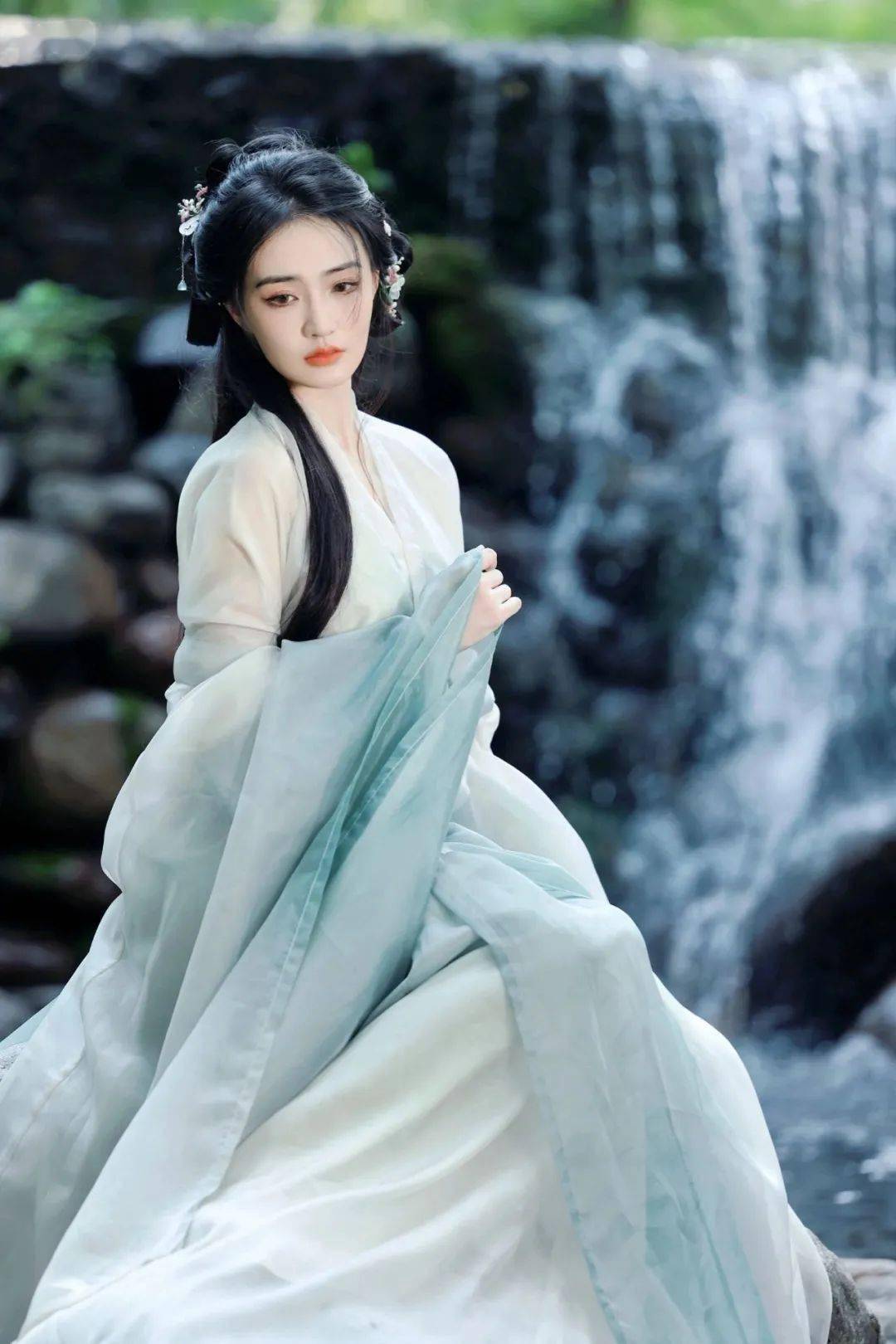 被陈都灵 关晓彤 徐璐的古风写真惊艳到了!_摄影_美人_古装