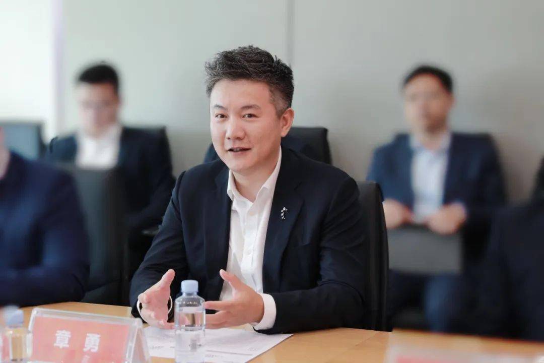 金蝶中国总裁章勇首先对通威股份一直以来的选择和信任表示衷心感谢.