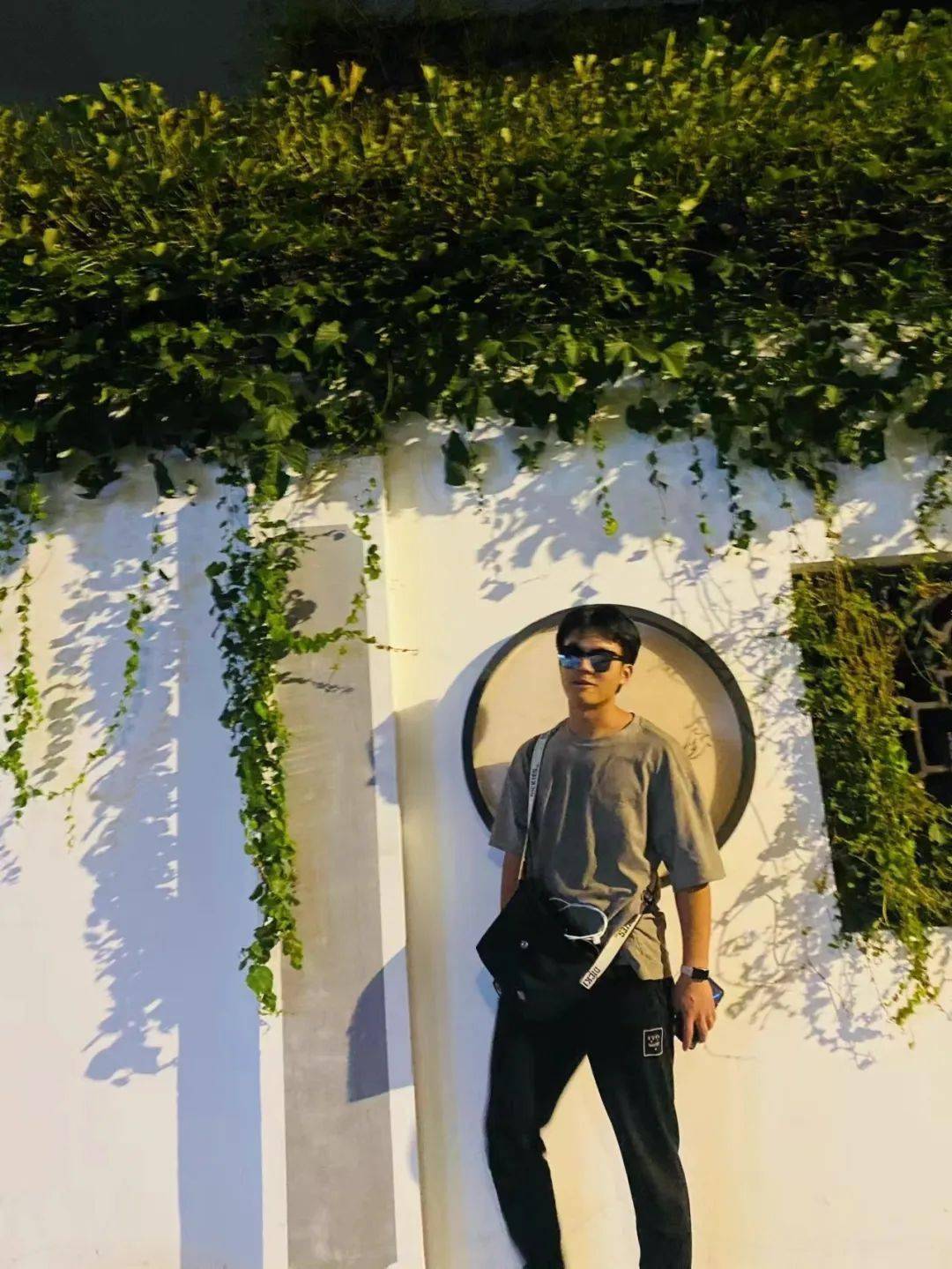 个人简介:李浩然,男,就读于河南师范大学运动人体科学专业.