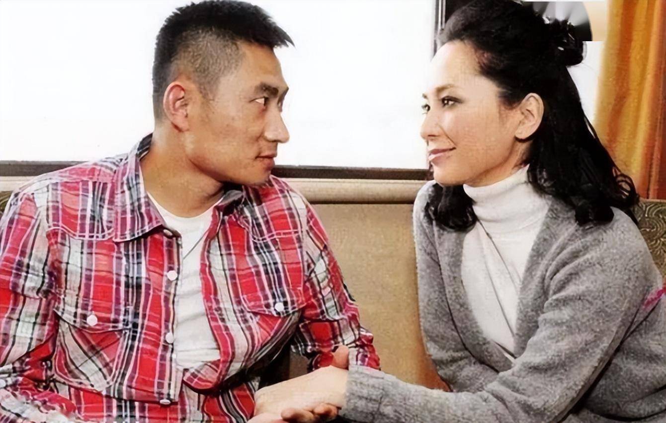 她曾是港姐冠军,下嫁农村小伙,倒贴3套房,将公婆视为亲生父母_朱少杰