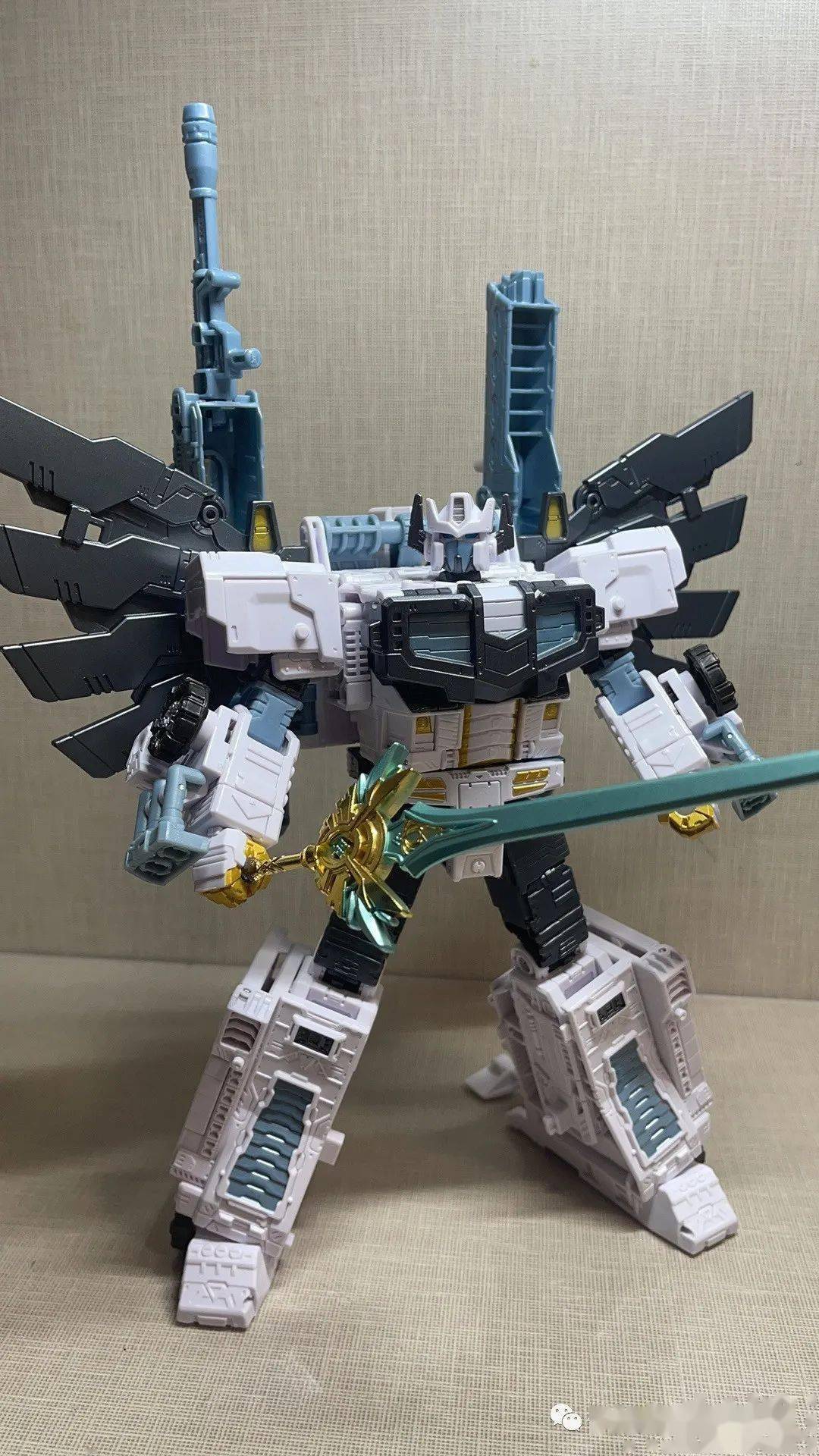 【评玩具】子小天:热杆测评《变形金刚 传世镇天威,名字五花八门,你也