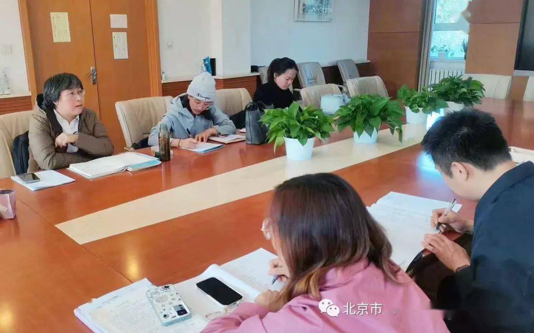 发展"的模式,东城区教科院中学,小学九个学科的教研员与两县教师结对
