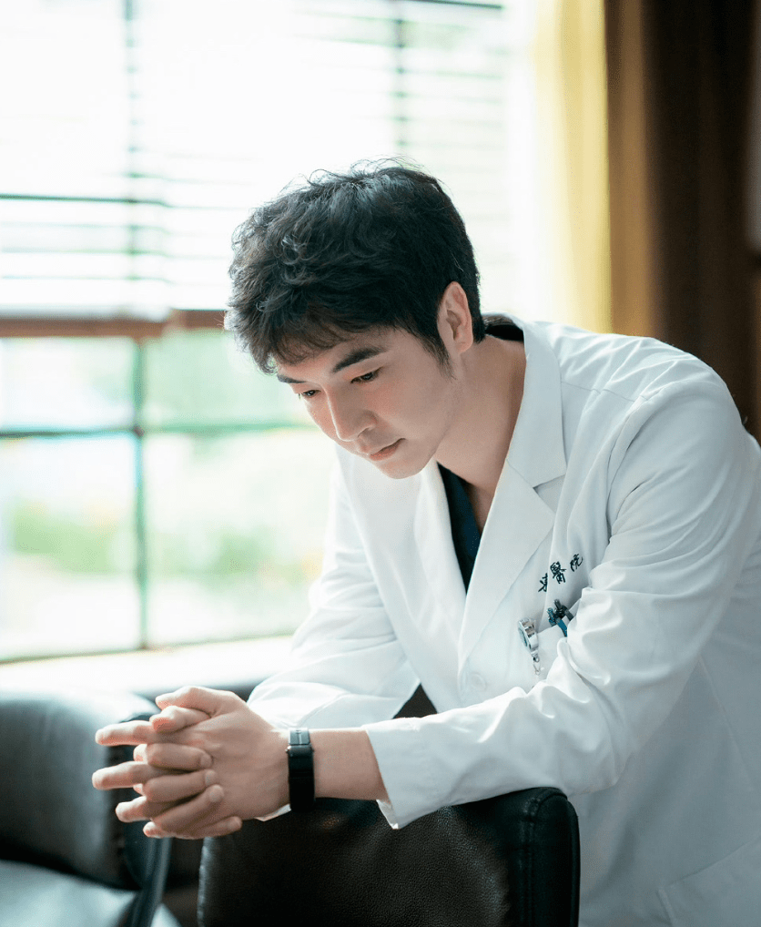 金世佳接下来又有新戏要进组了,就是翻拍的《非自然死亡》女主是宋轶