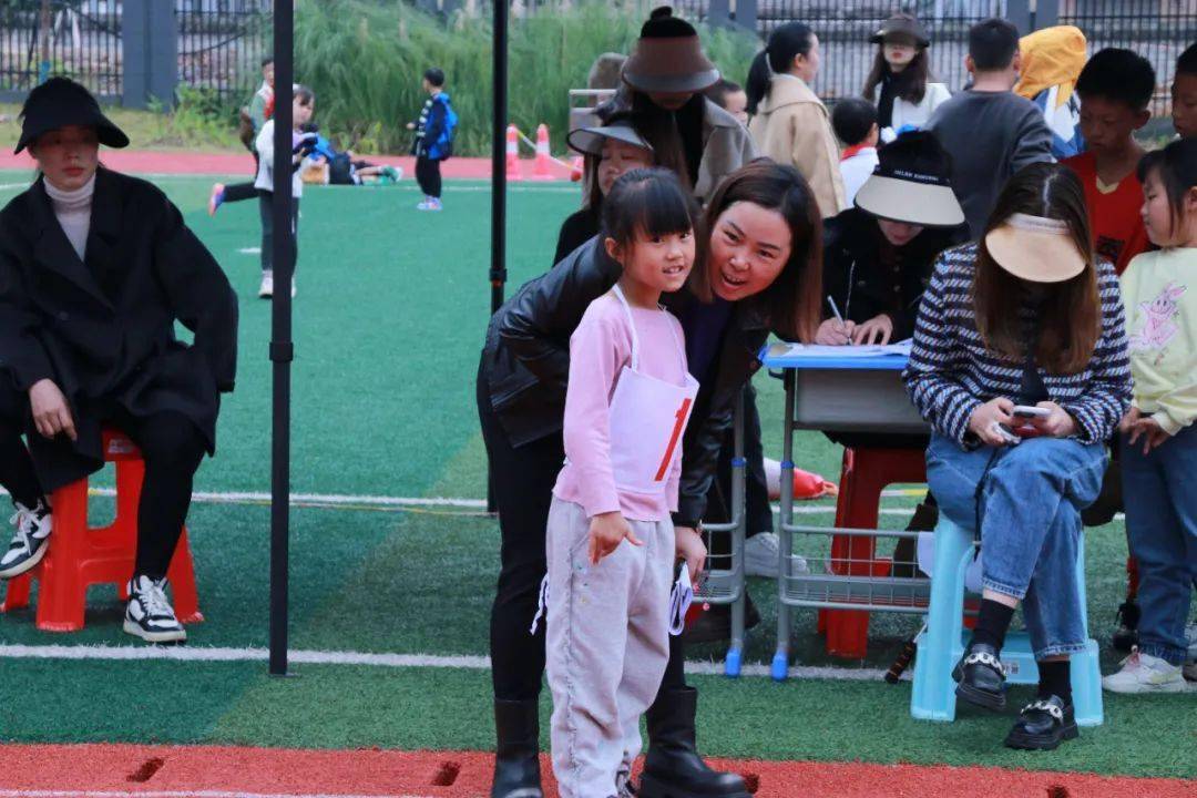 秀山鹭秀小学运动会 | 鹭秀少年正当"燃"_田径_sdfd_赛场