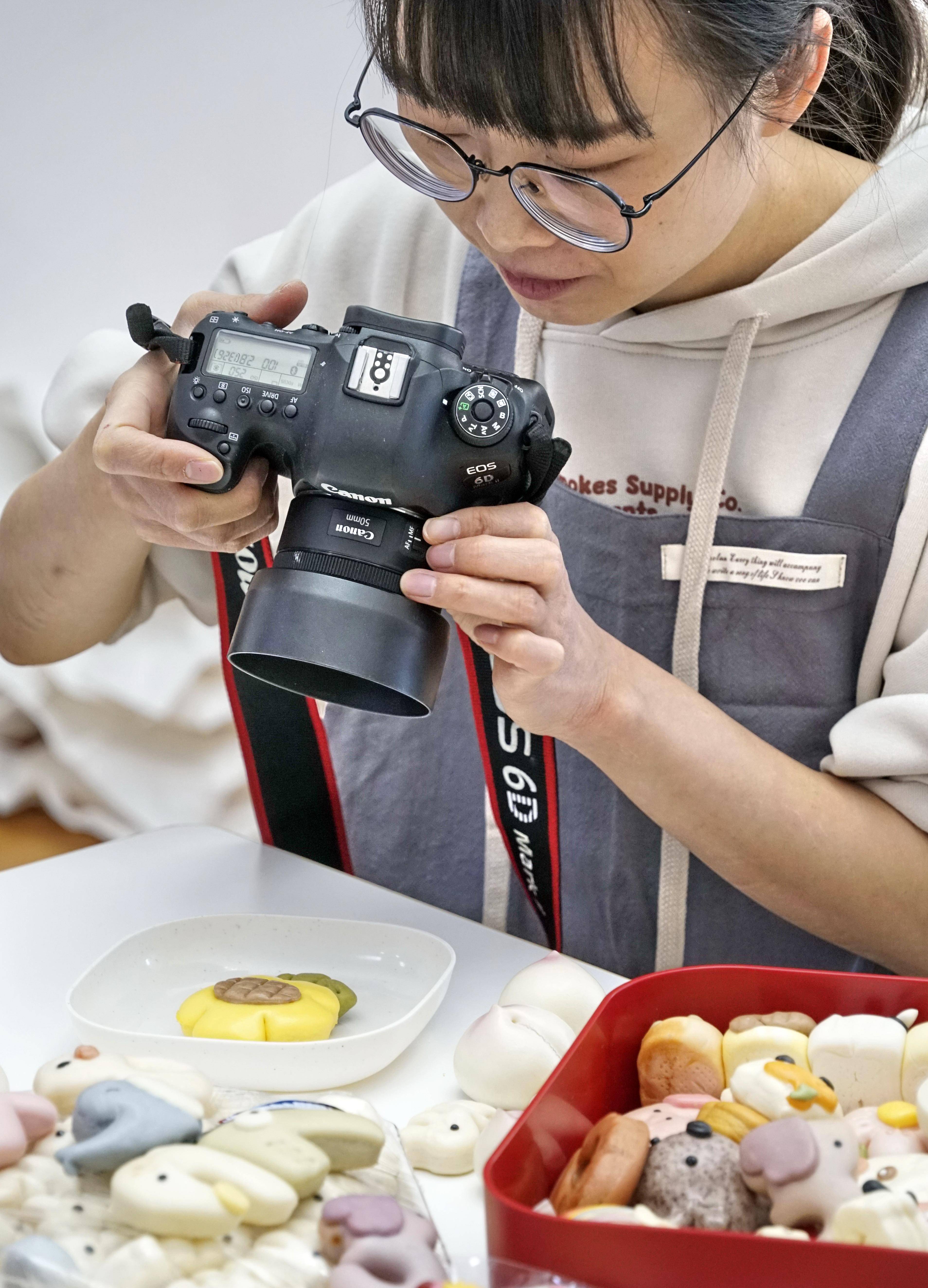 (新华视界)带着面花闯市场_田晓_李欣_作品