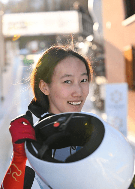 我区运动员赵丹摘银 中国女子钢架雪车取得新突破_项目_世界杯_的发展