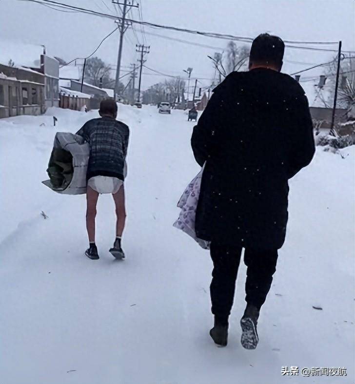 冯先生家住五常市拉林镇,11月10日早上,他准备出门时,窗外的一位老人