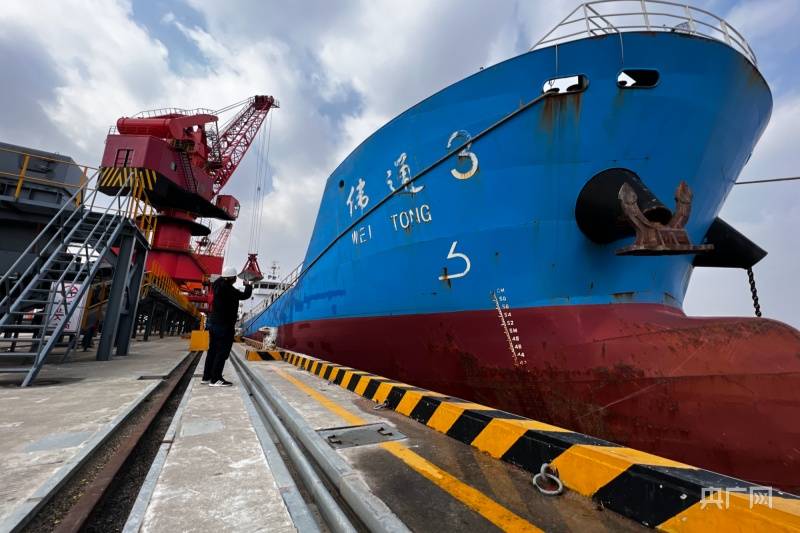 县港务开发有限公司负责经营管理的大中庄码头位于象山港外干门作业区