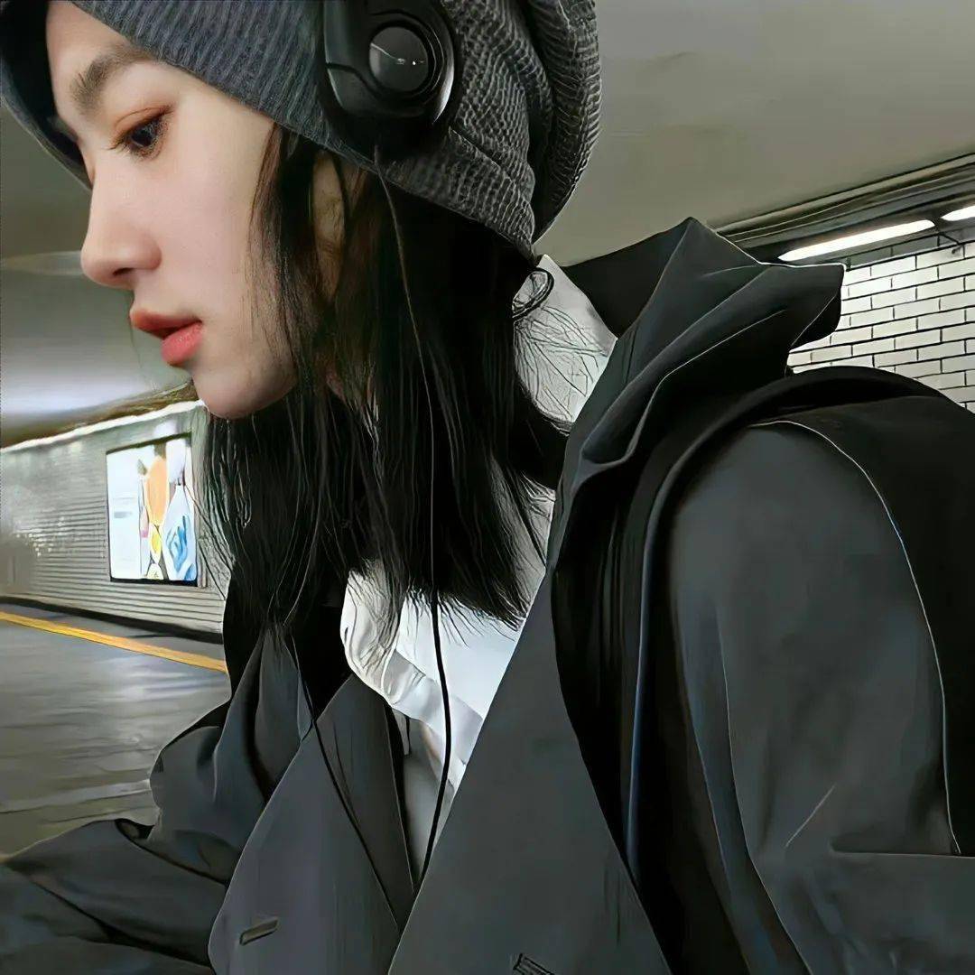 头像| 高级冷淡风的ins头像_cr_抹布_椰子