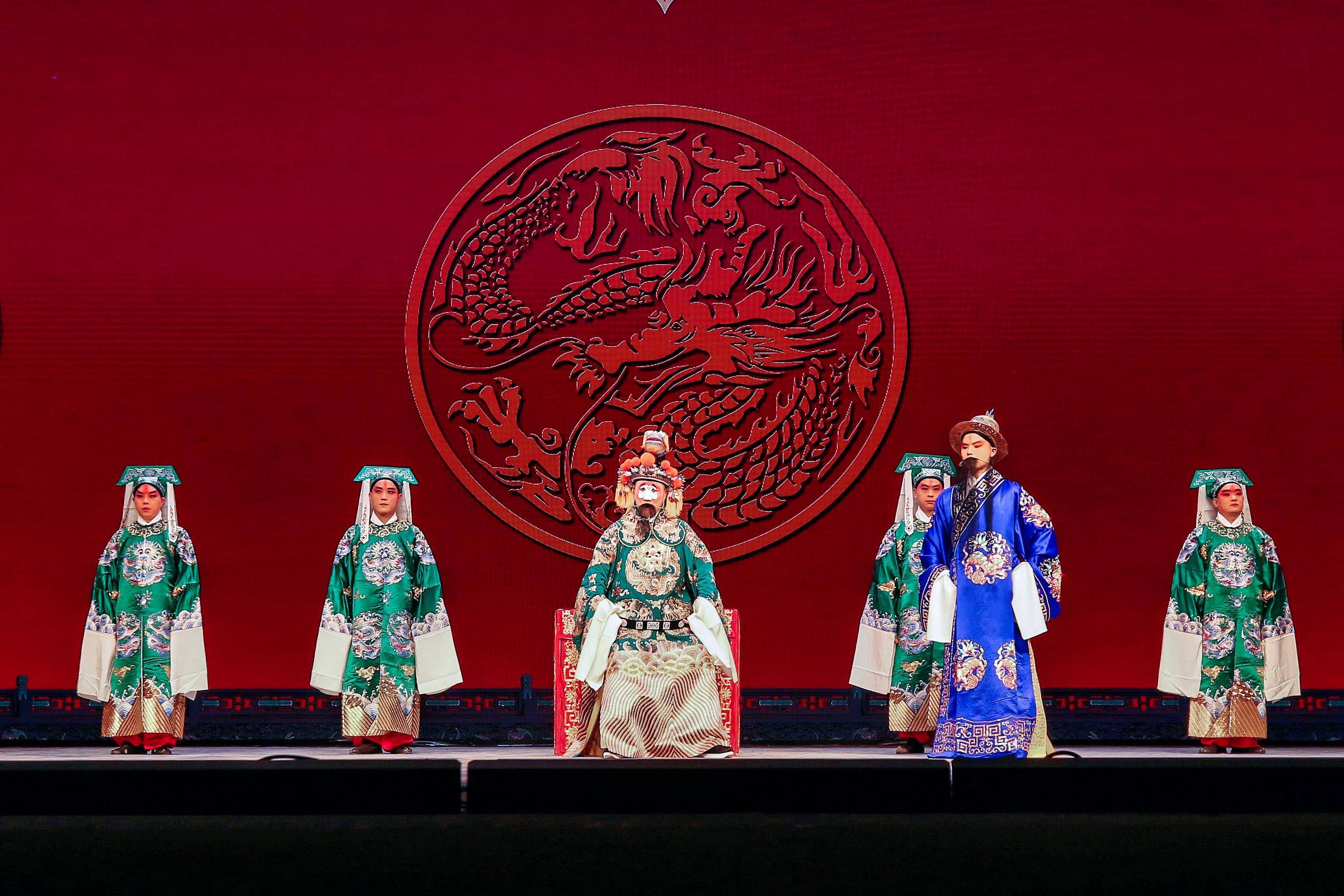 京剧麒派名家裴咏杰收徒,杨曦,舒超伟,张雷,余洁拜师仪式在汉举行