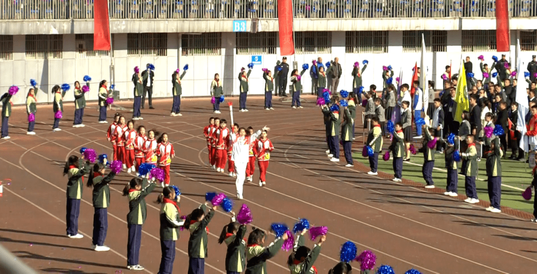 超燃!利川市第十三届青少年运动会开幕!_全市_开幕式_青春