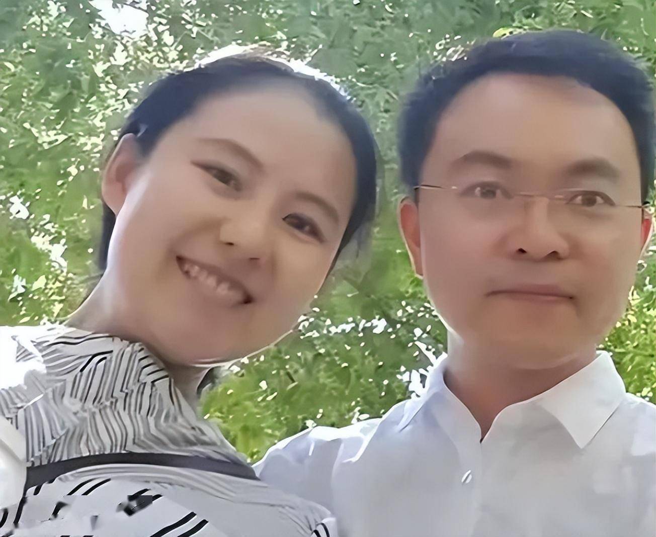 她是北大才女,嫁大11岁京东副总裁,称与蔡磊结婚不图钱
