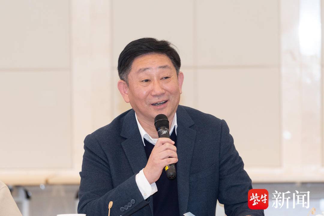 南京玄武中专党总支书记,校长孙兵表示,"今天的座谈会让我觉得倍受