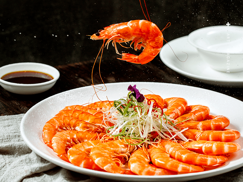 美极大虾,银丝蒜香海鲜拼,毛蟹年糕,大厨精心烹制的寰宇美馔,即满足阖