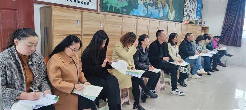 潜心明志以致学 教研相长以求远——温江二中历史名师梯队活动_复习