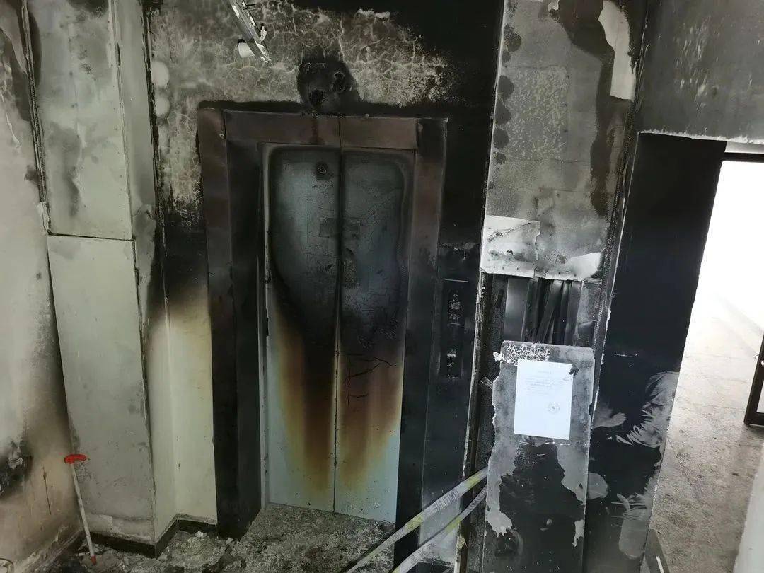 电瓶车电梯起火后续图片