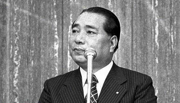1979年,池田大作卸任创价学会会长,成为名誉会长.
