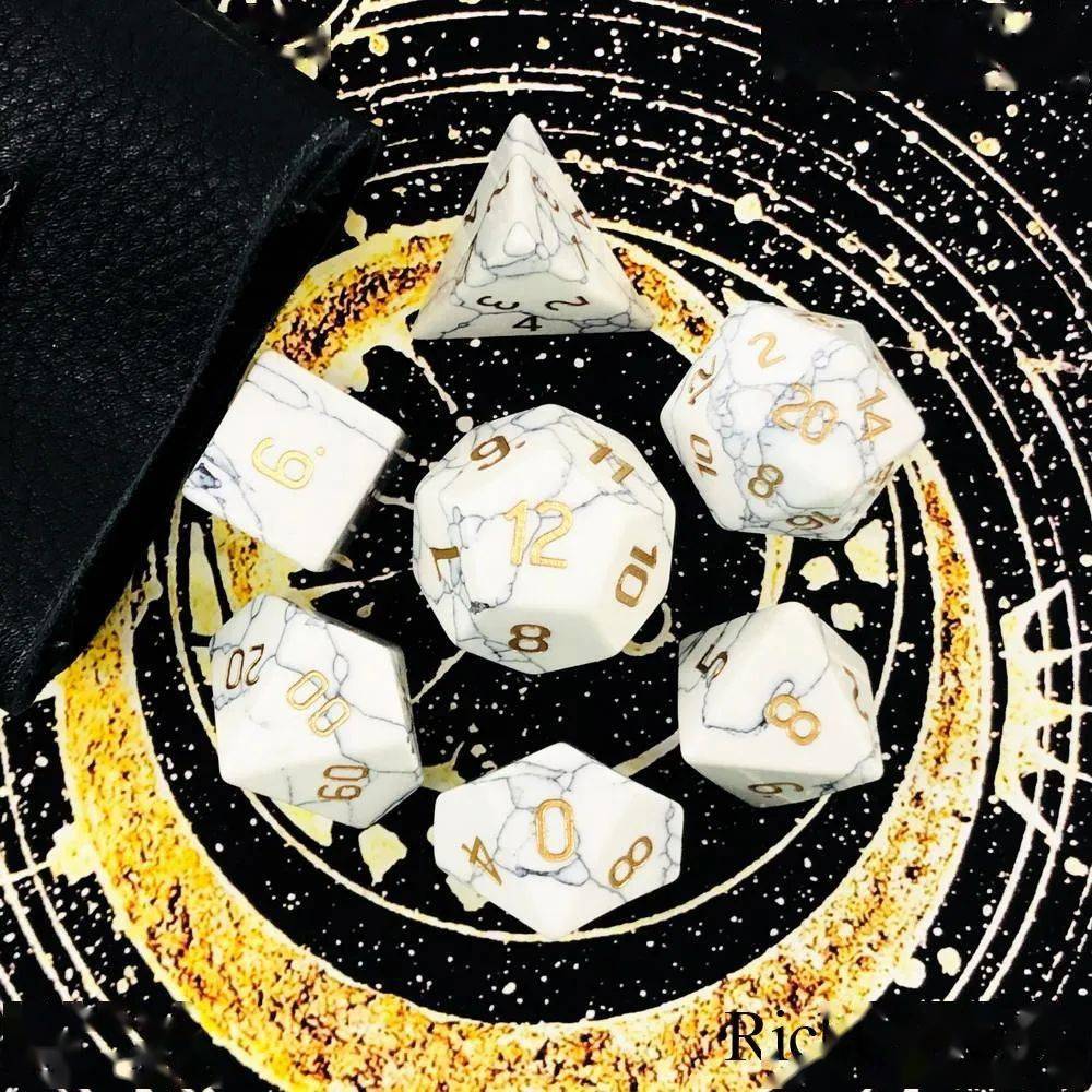 米宝vs骰子?哪个才是桌游玩家的图腾圣物?_游戏_身份_配件