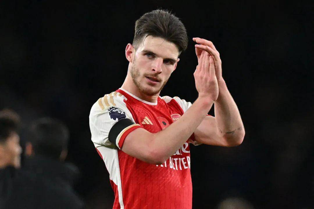 罗马诺:阿森纳已锁定两名中场!传枪手加入了弗格森争夺战!