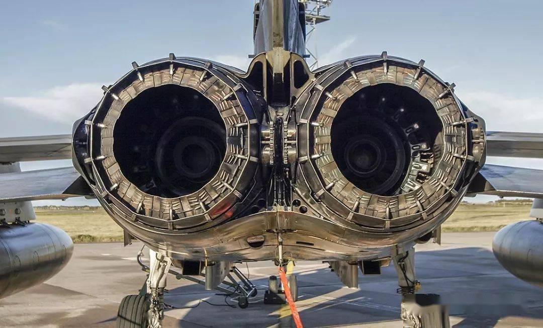 "狂风"战斗攻击机的心脏:独特的三转子发动机_欧洲战斗机_英国_设计