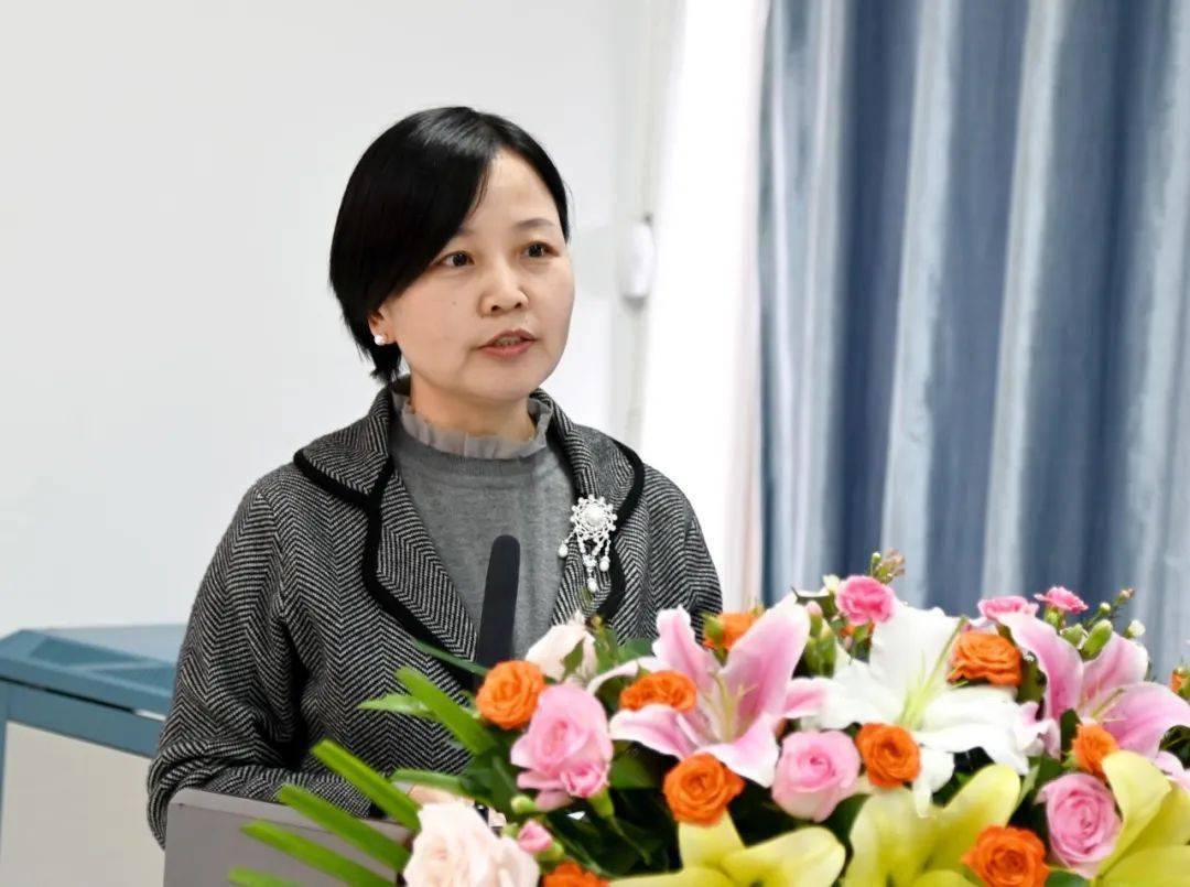 我社与东南大学成贤学院战略合作协议签约暨图书捐赠仪式顺利举行_戴