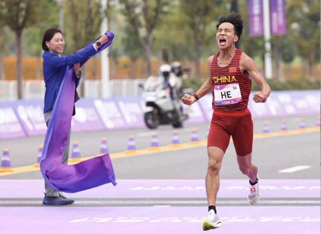 冠军版跑鞋与冠军何杰的故事_x-lab_运动_数据