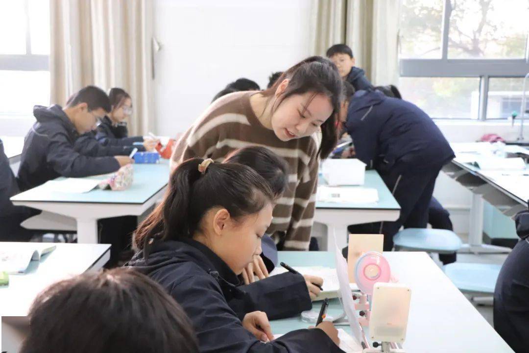 塘桥高级中学老师图片