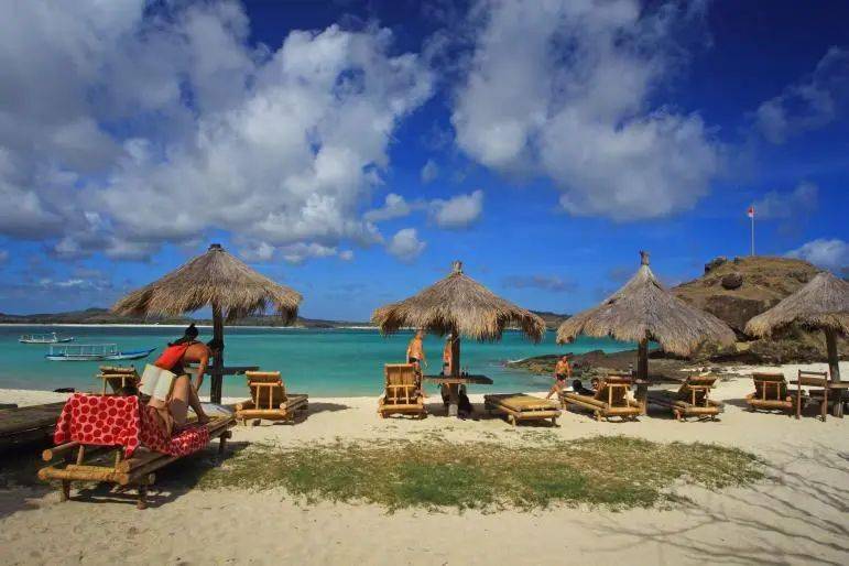 印度尼西亚,让你体验不一样的热带风情._潜水_海滩_赛道