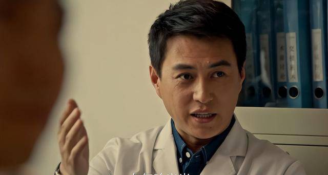 看了2集靳东新剧,发现演技完全不能比较,因为优与劣一目了然_电视剧
