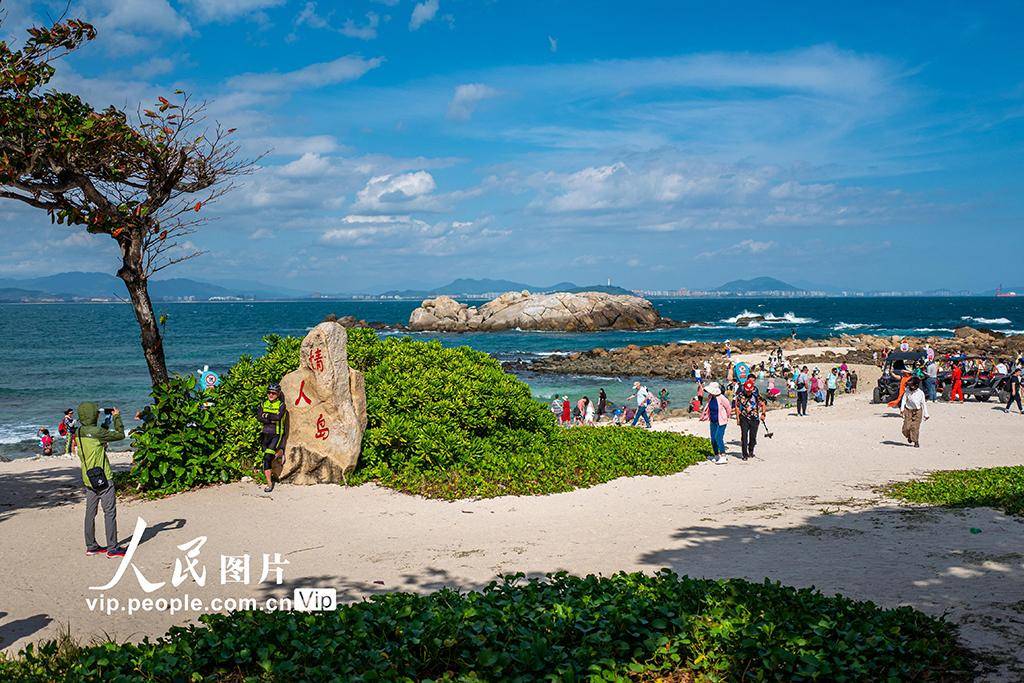 海南三亚:秋冬海岛游升温 蜈支洲岛人气旺_图片_频道_游客