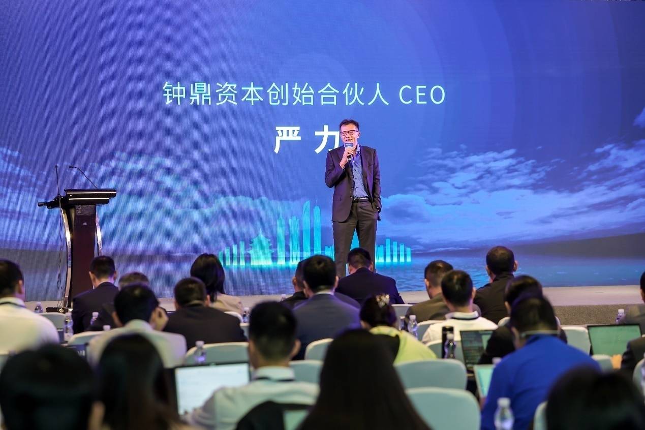 严力 来自搜狐网