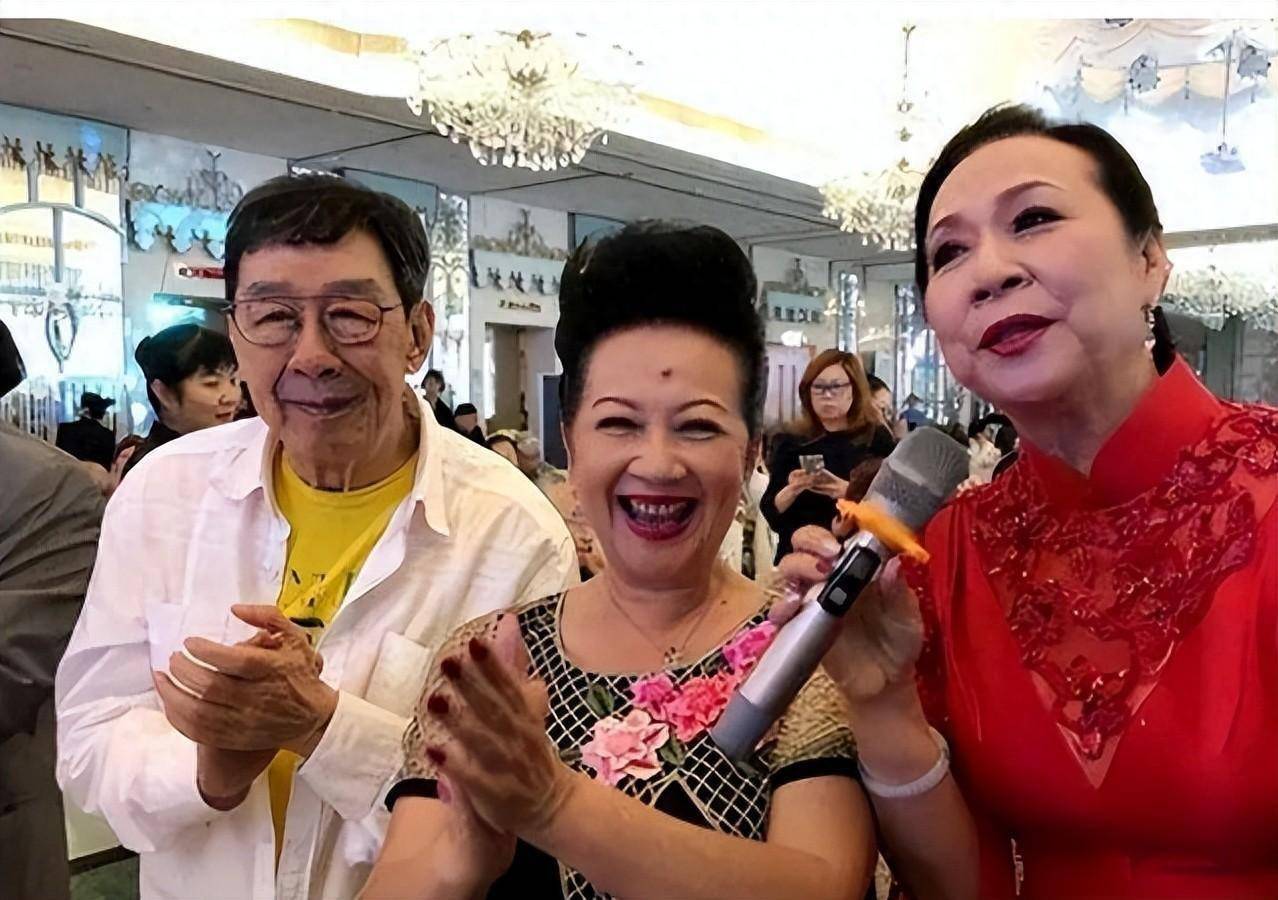 让邓丽君成为了"甜歌皇后",然而说到"民歌皇后",那么不得不提奚秀兰的