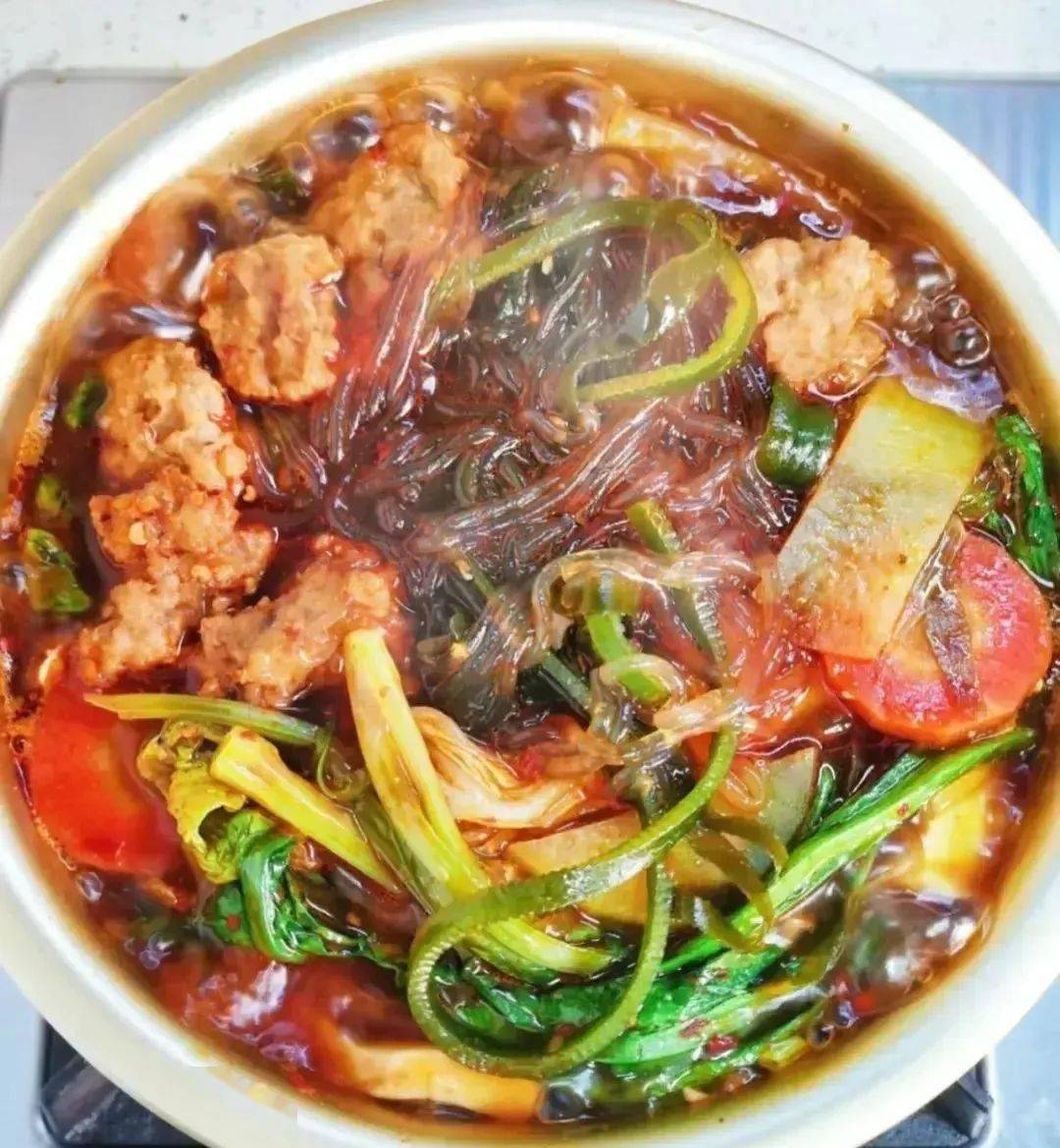 丸子大烩菜咕嘟咕嘟,冬天来上一锅暖暖的烩菜实在是太满足了