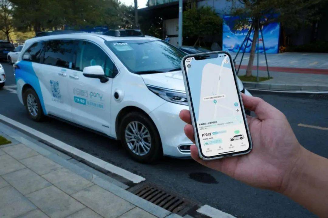 你见过未?新一代自动驾驶出租车在南沙上路了