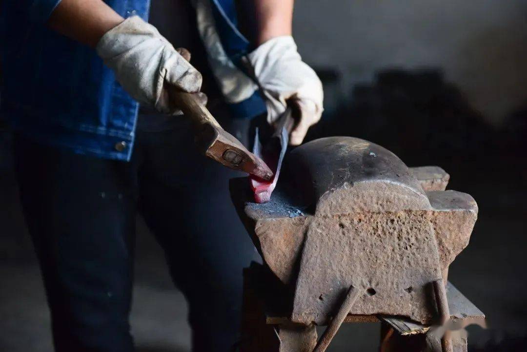 手工打造一把洛阳铲,需要抡锤敲打400多下_孙凯强_技艺_考古