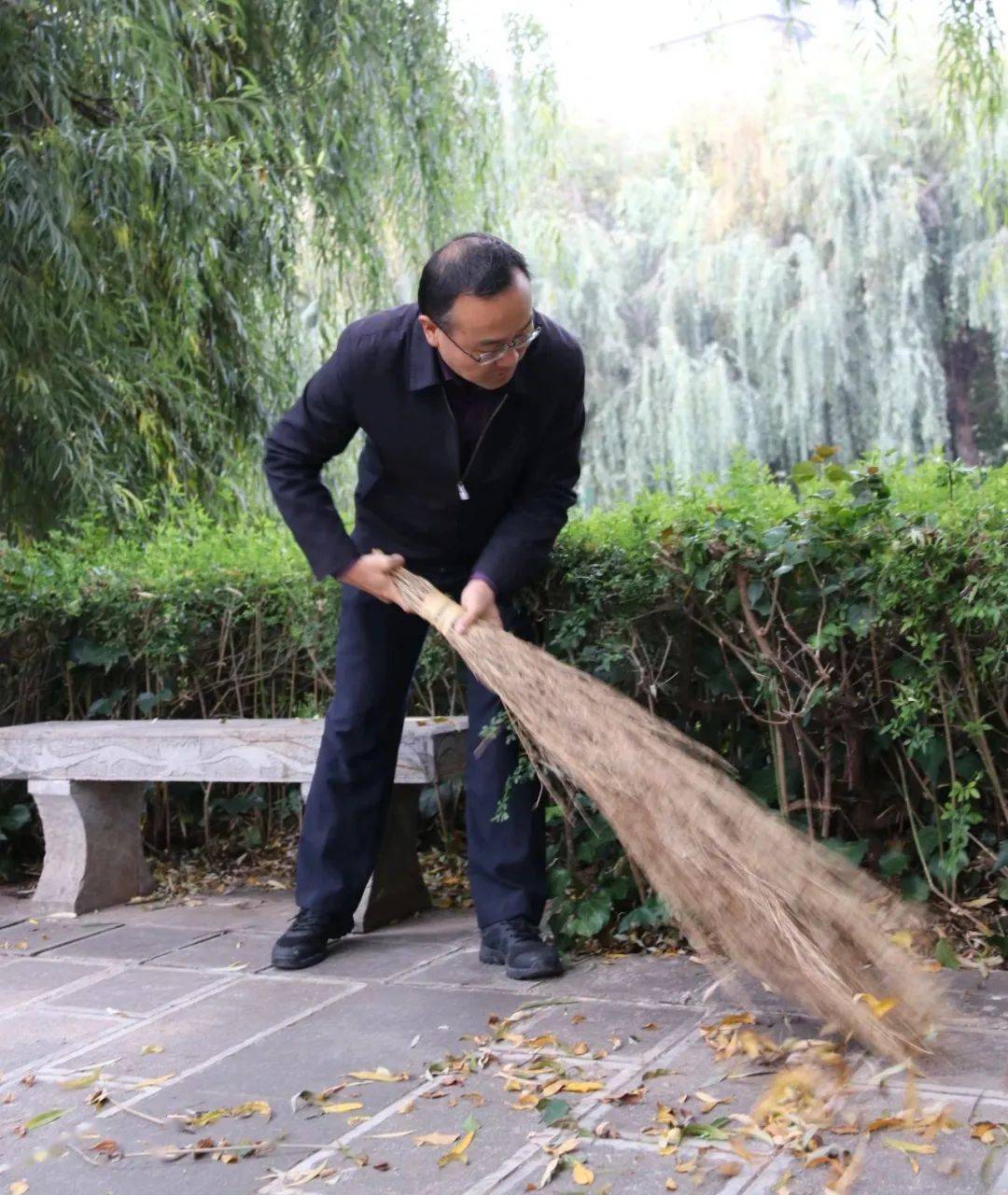 县委书记舒进县委副书记县长马志翔参加了河长清河行