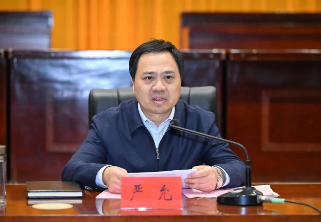 严允在奉新调研_发展_企业_生产