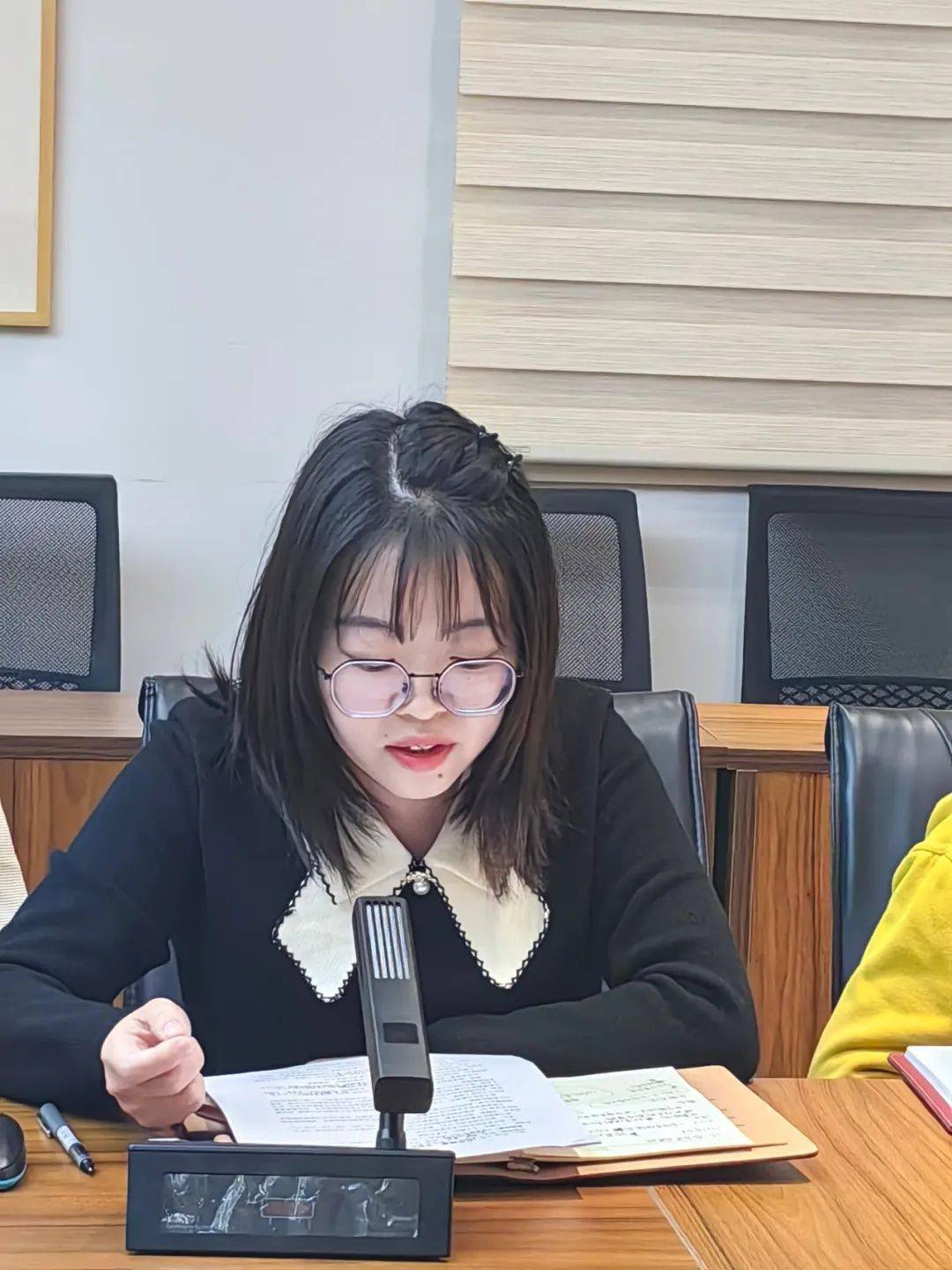 副校长吴群美提出要研究学科,加强备课组研讨,让学习更有效;要研究