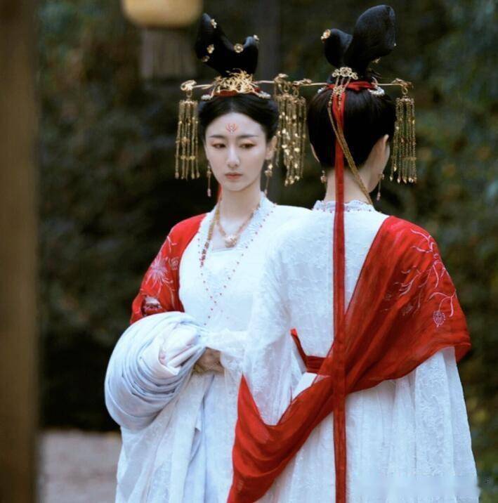 叶青因为刘诗诗才演的《一念关山》,两人"五生五世",戏外甜!