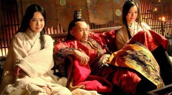 ▼楚平王霸占太子妃秦女为妃平王听罢即召太傅伍奢查问一番.