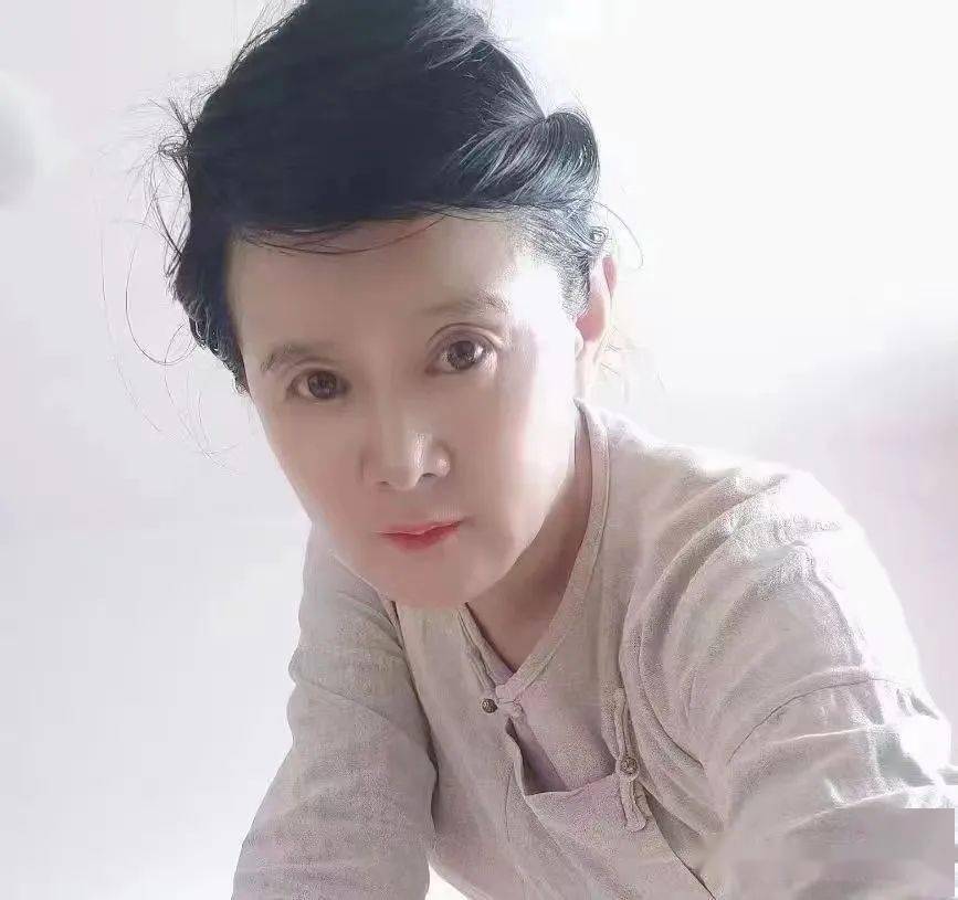 《中国爱情诗刊》(第2435期)黑龙江诗人:张国霞的诗_河南_北京_陕西