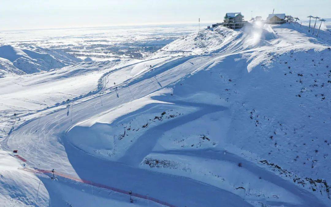 富龙山滑雪场雪道坡度图片