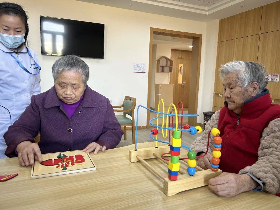 嘉定累计建成701张认知障碍养老床位_老人_专区_服务体系