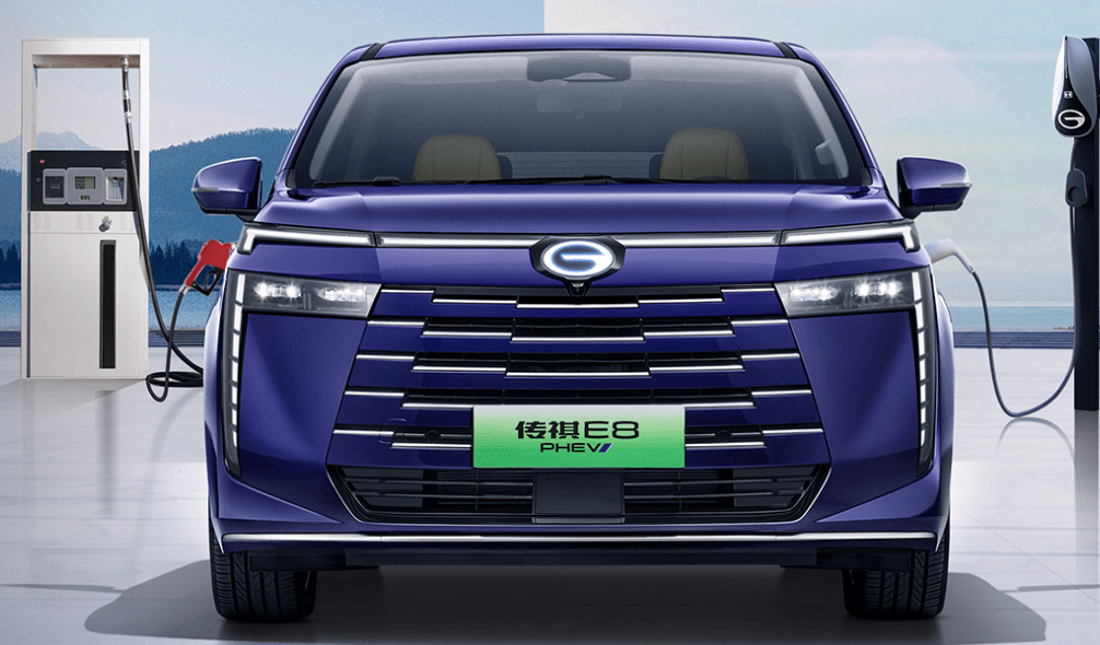 动力方面,这款新车采用插电式混合动力,搭载 2.