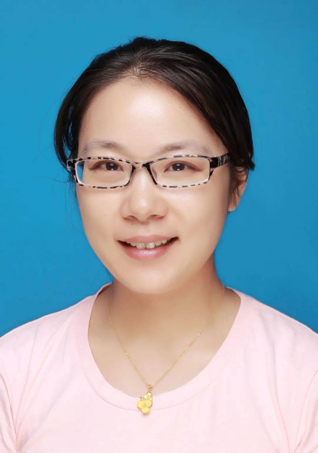 咨询师中国心理学会注册心理师讲师姜艳"每段旅程都会有独特的风景,我