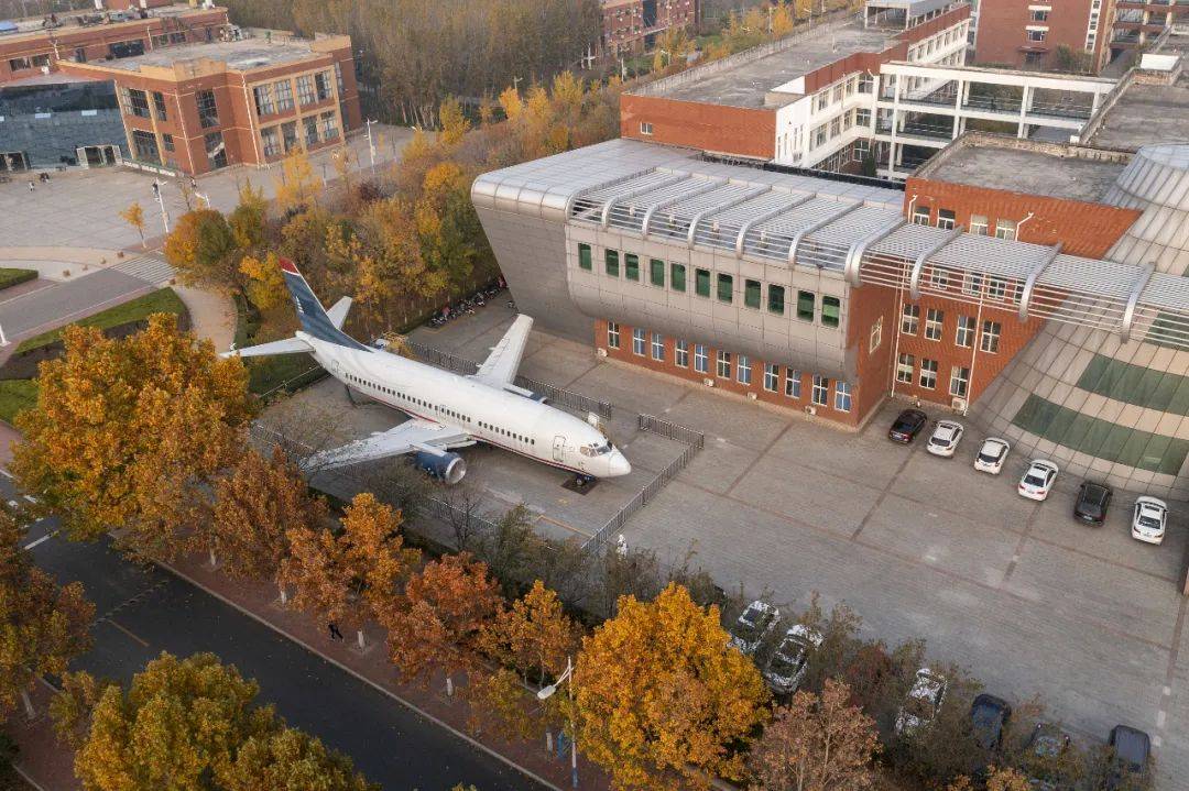 山东淄博空军航空大学图片