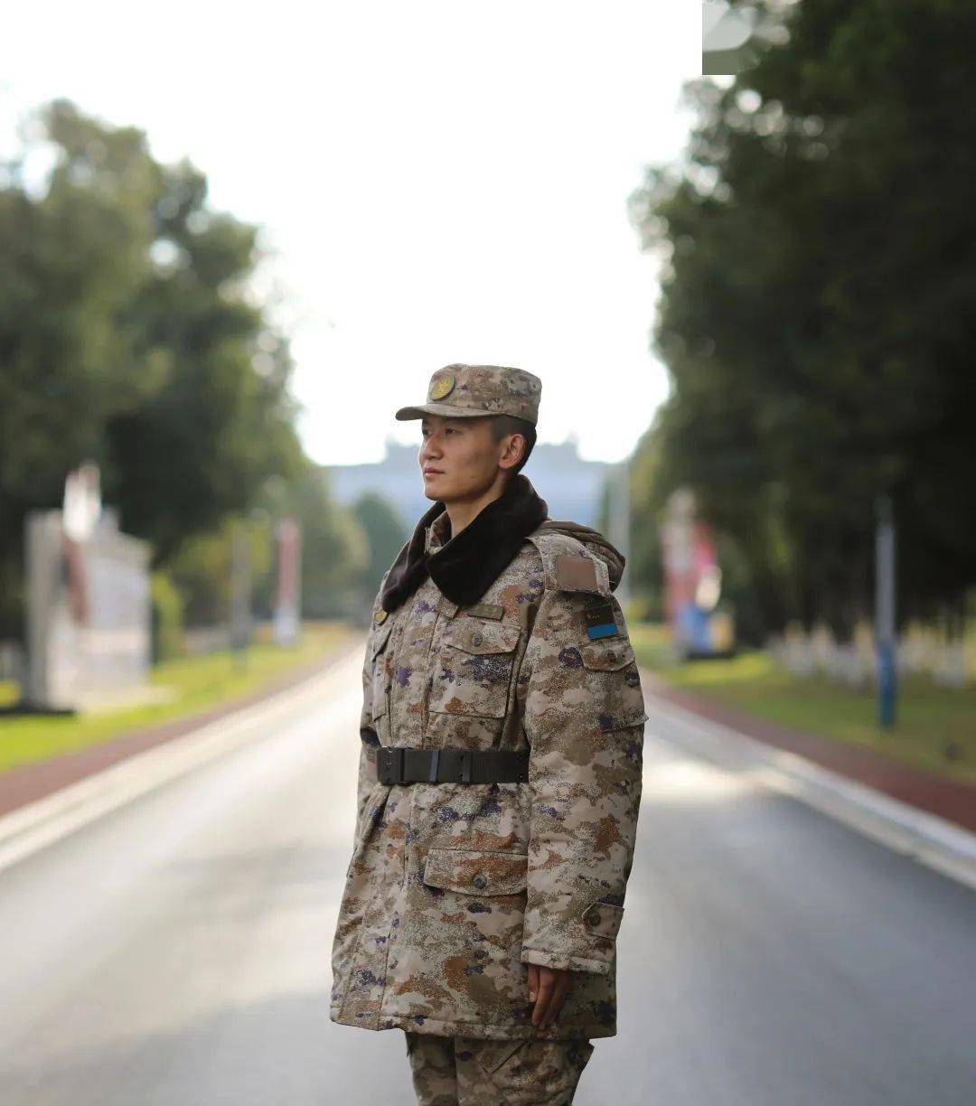 火遍全网的军大衣,你值得拥有!快来这里"领取"!_毕业生_陆军_巴南区