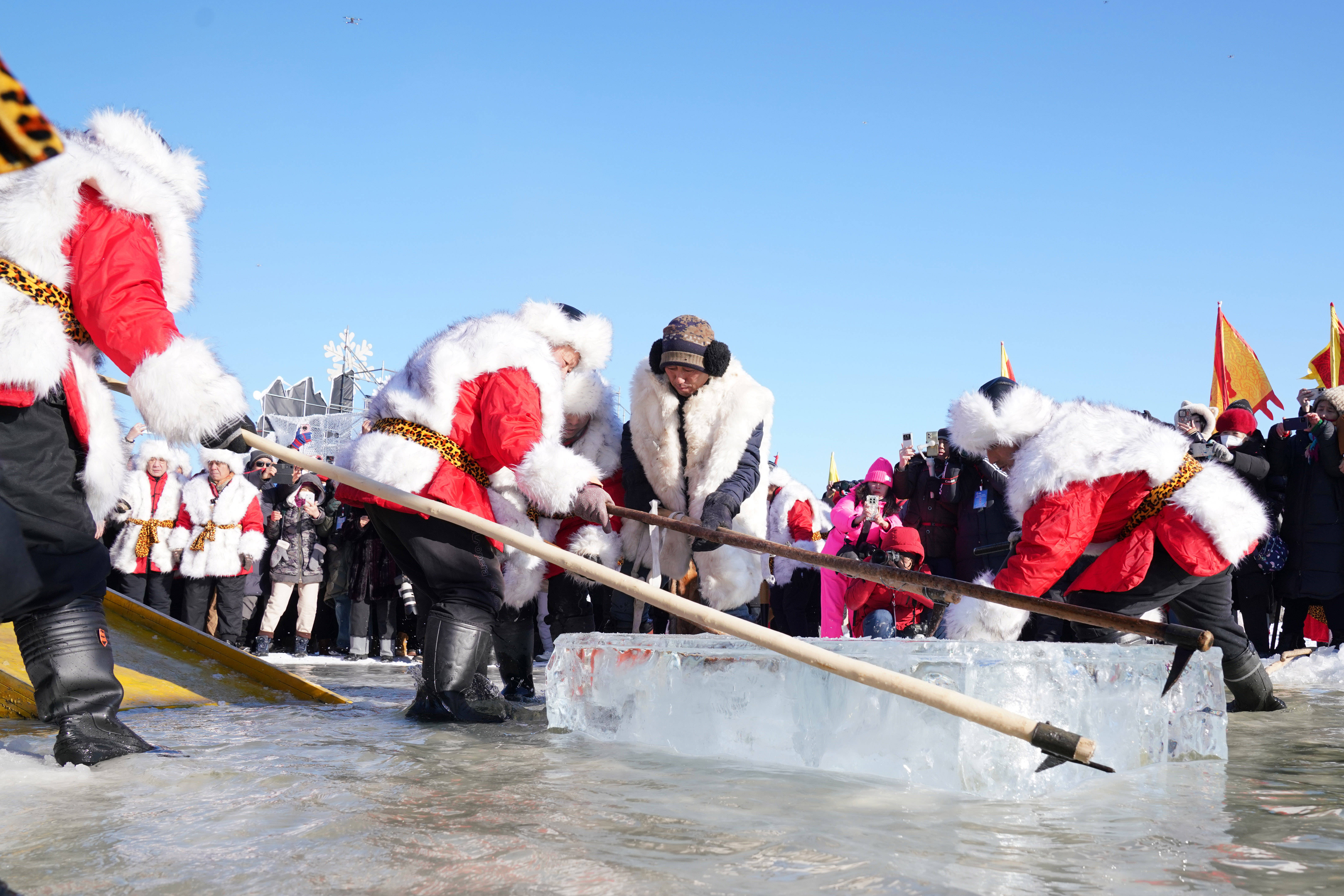 采冰号子唱响冰城冰雪旅游揭幕曲